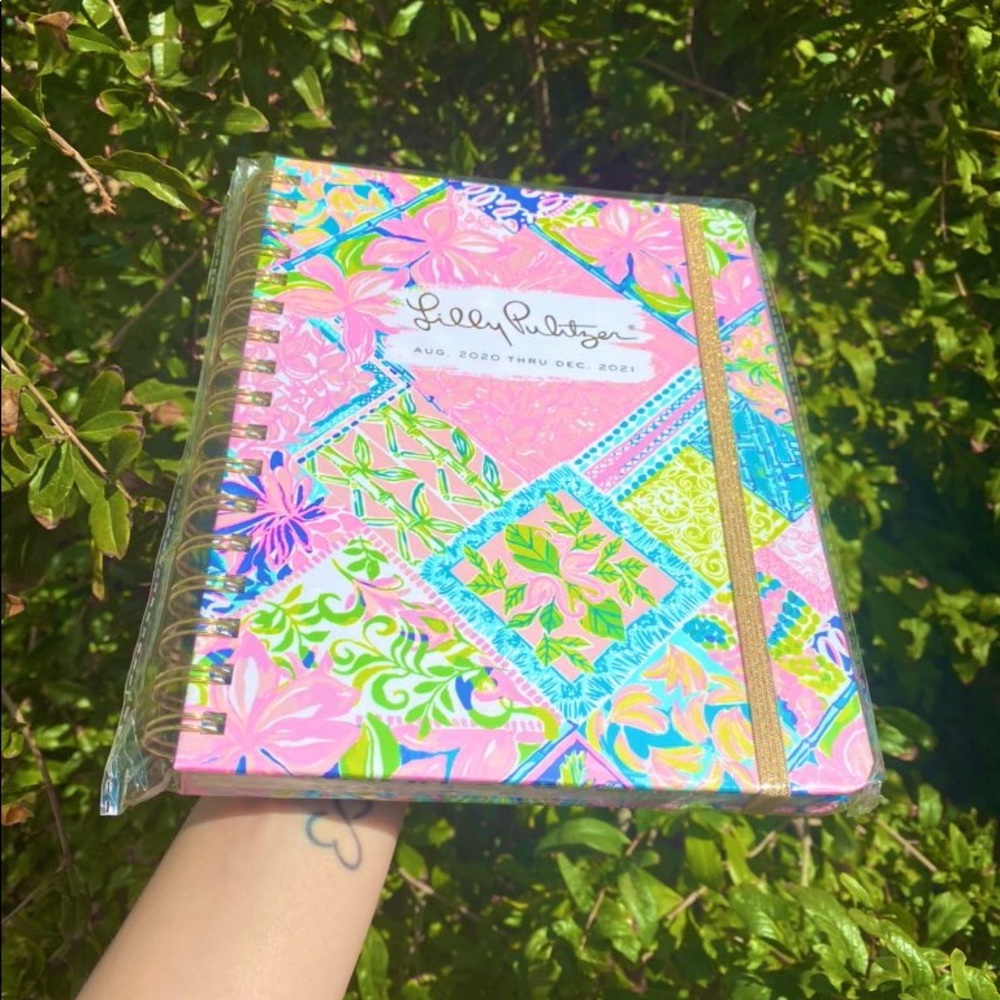 BRAND NEW Lilly Pulitzer AUG 20’ -DEC 21’ Planner